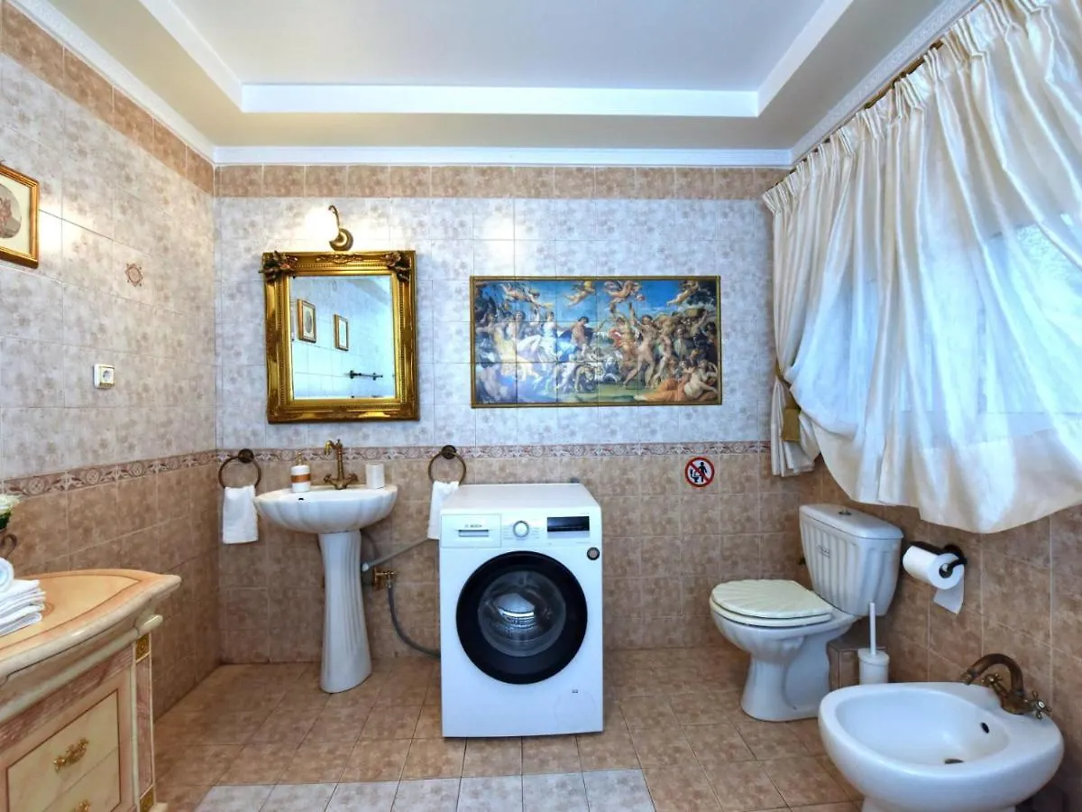 Royal House Apartment Nea Moudania