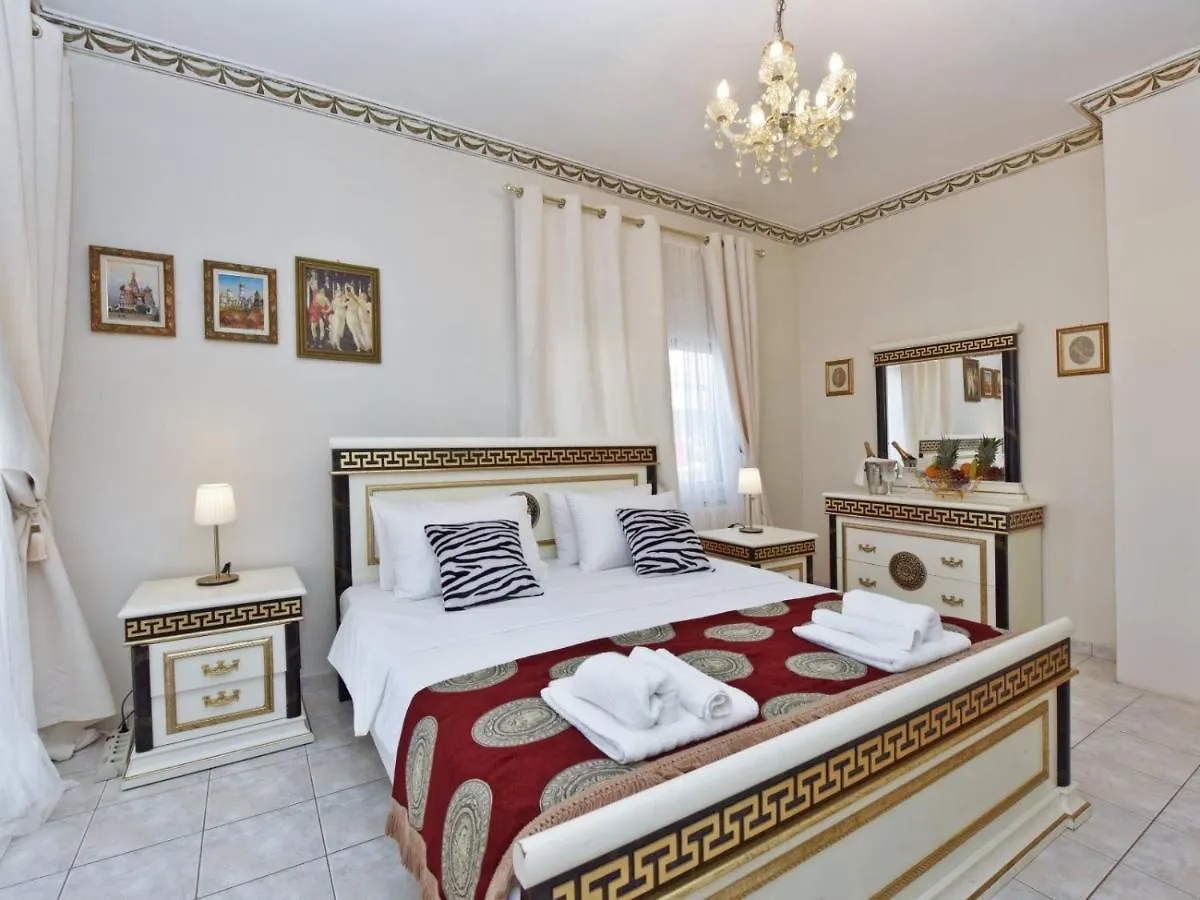 Royal House Apartment Nea Moudania