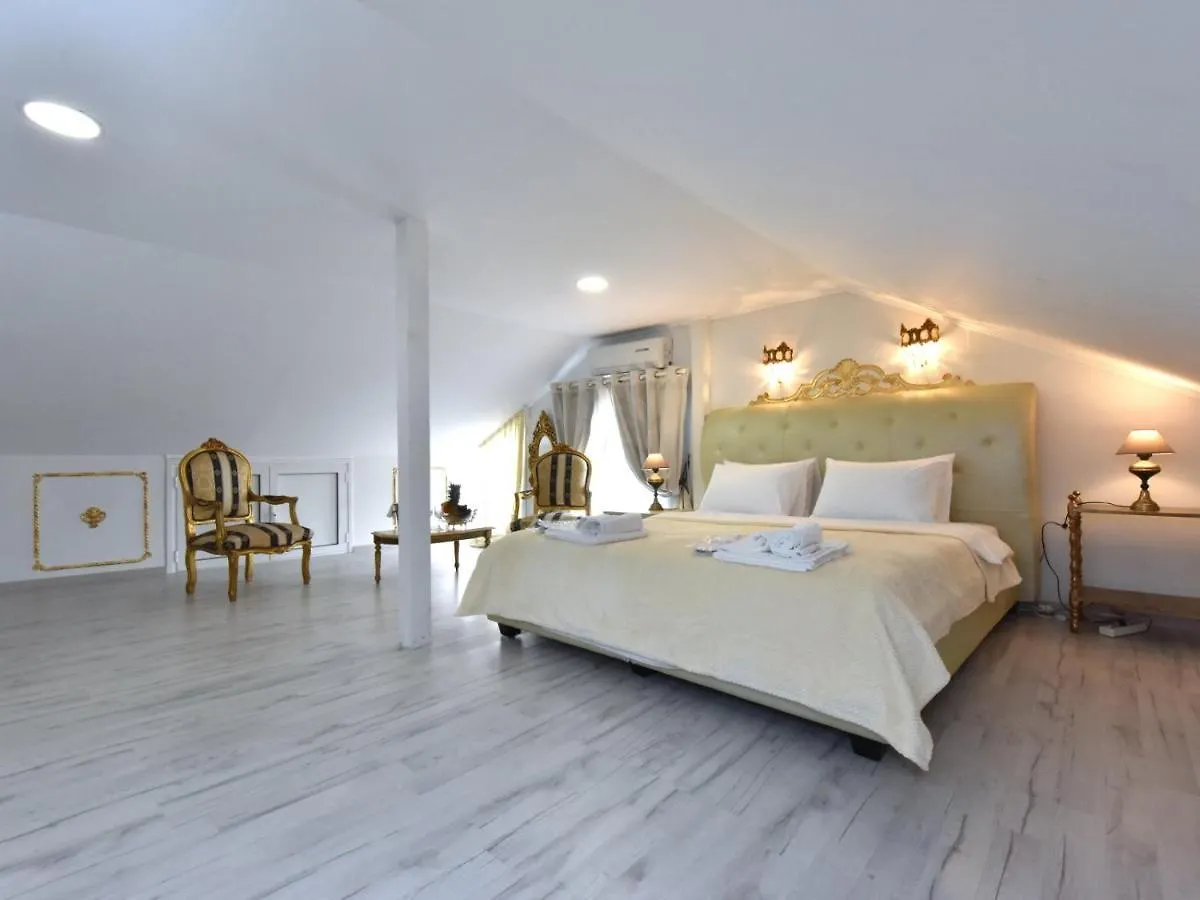Royal House Apartment Nea Moudania